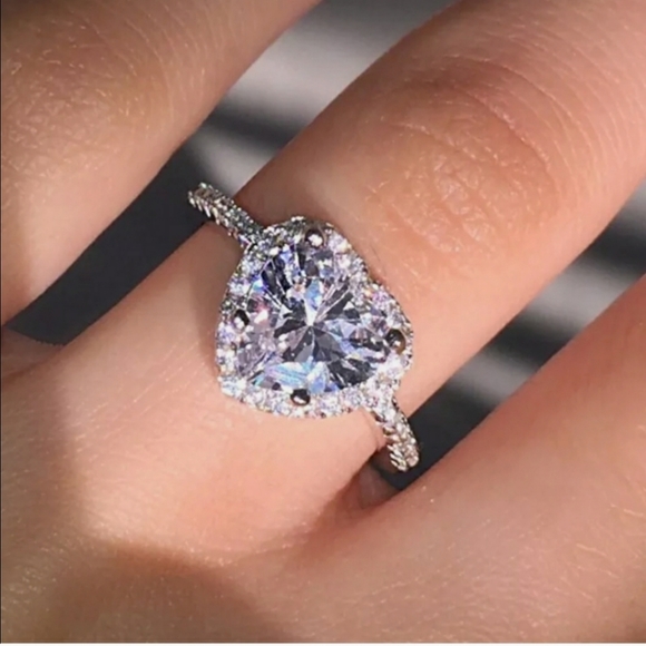 New Gorgeous Heart Engagement Ring - Picture 2 of 5